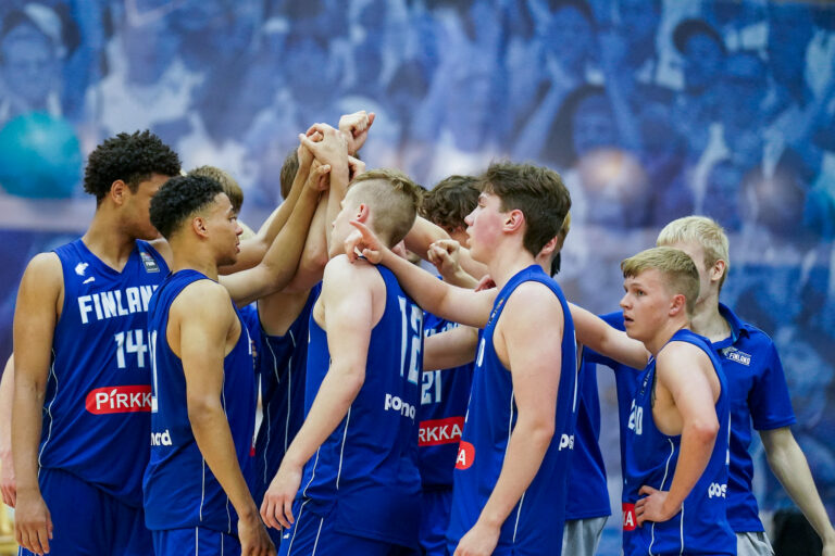 Suomen 18-vuotiailla pojilla edessä B-divisioonan EM-kisat Romanian Ploieștissa