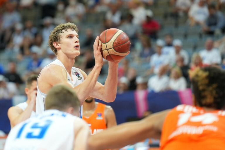 Jazzille kauden ensimmäinen tappio – Markkanen 14 pistettä Rocketsia vastaan
