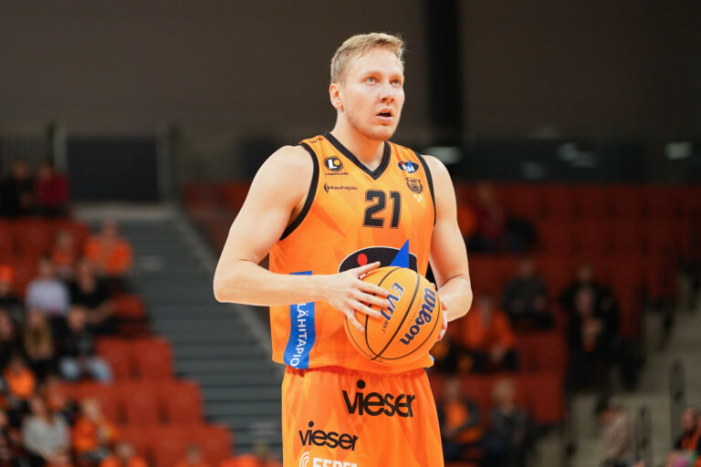 Miikka Marttinen KTP-Basketin haaviin