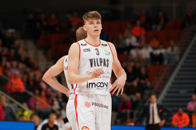 Perttu Blomgren ja Vilpas ottivat roiman voiton – Kobrat ja Kouvot väänsivät viime sekunneille asti
