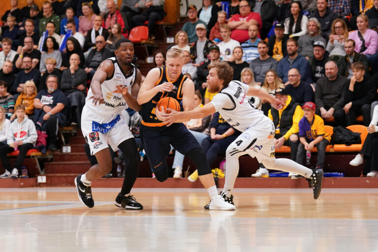 Veikkauksen Etuasiakas saa välipäivinä -50% sisäänpääsyedun Korisliiga-otteluihin