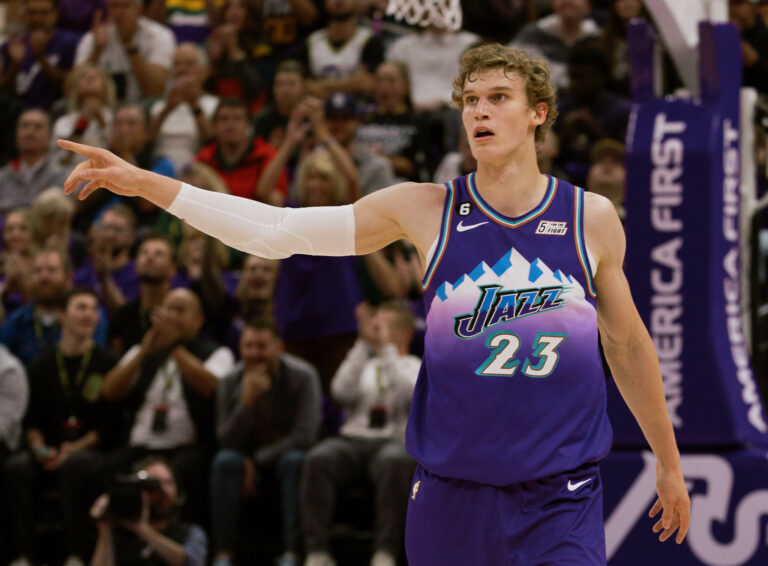 Lauri Markkanen nostettiin NBA:n tähdistöpelin aloitusviisikkoon