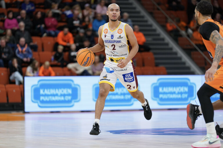 Korisliigan kehittynein pelaaja Trey Niemi Kanadaan