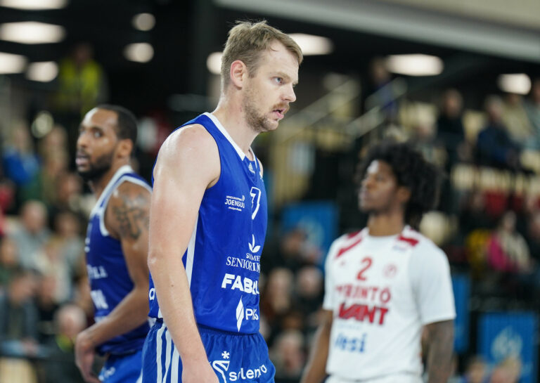 Tomi Lommi KTP-Basketin riveihin