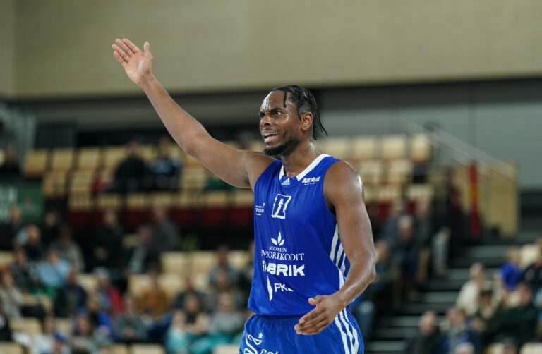 Amanze Egekeze jatkaa Kataja Basketissa