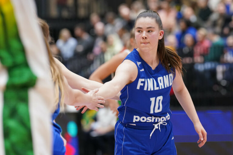 Elina Aarnisalo valitsi UCLA:n yliopiston