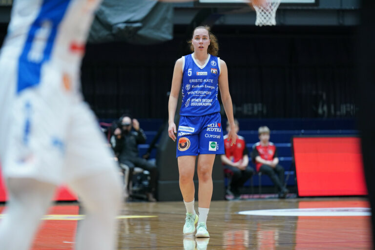 Naisten Korisliiga käyntiin Peli-Karhujen voitolla