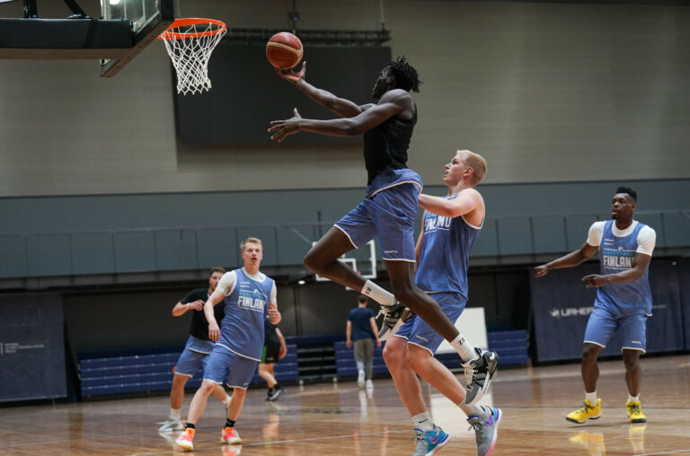 Susijengi Rising Stars kotiturnaukseen 15 pelaajan voimin