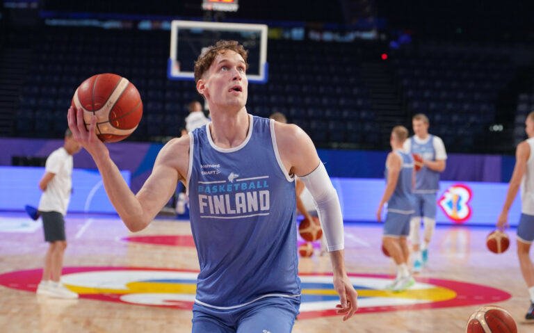 Mikael Jantunen 50. maaottelussaan: ”Nimenomaan nämä pelit kasvattavat”