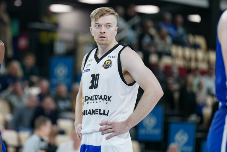 Kobrille sarjapisteet Tampereelta – ”Kokonaisuudessaan kautemme paras vieraspeli”