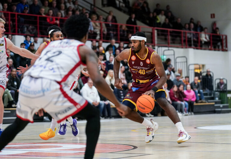 Jalen Jackson jatkaa Korisliigassa – uusi osoite löytyy Kouvoista