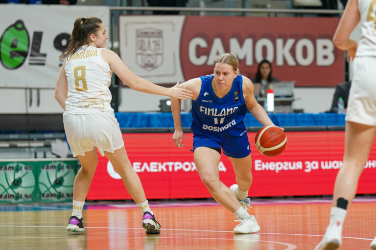 Teresa Seppälä 23 pistettä ja 16 levypalloa – Siena kolmen ottelun voittoputkessa