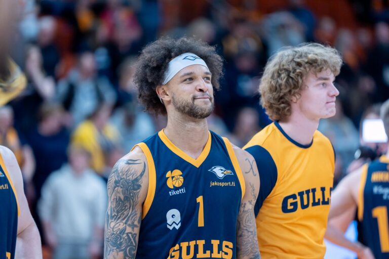 Shawn Hopkins palaa Suomeen ja vahvistaa AC Oulu Basketia I divisioona A:ssa
