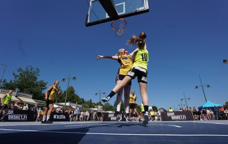 3×3 SM-kiertueen turnausennakko 5/9- Suuren suosion saavuttanut 3×3 goes Satamatori pelataan jälleen Lappeenrannan kauniilla Satamatorilla.