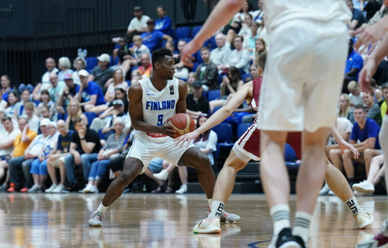 Susijengi Rising Stars esitti yli 1000-päiselle yleisölle aktiivisuuttaan ja urheilullisuuttaan – Latvia kaatui Thomas Tumban ja Miro Littlen johdolla