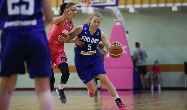 Anniina Äijänen vaihtaa joukkuetta Espanjassa