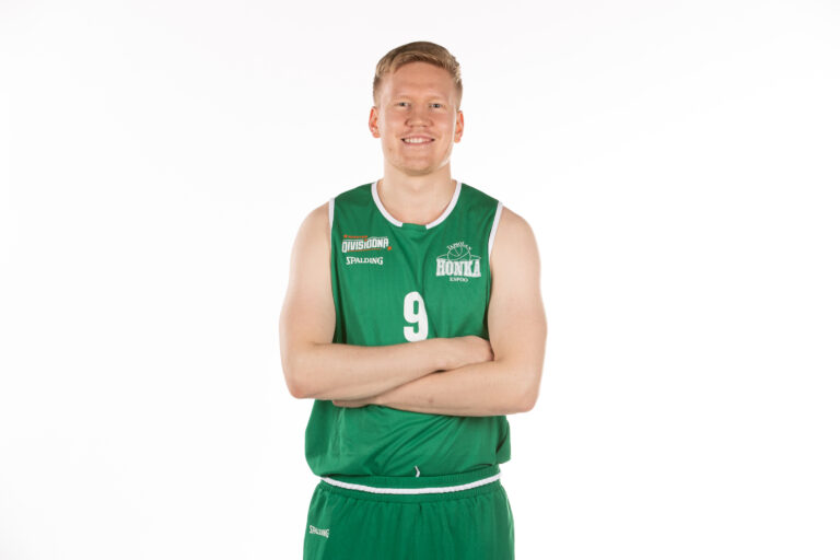 Akseli Hartikainen palaa Honkaan