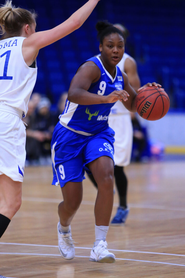 Faith Randolph siirtyy Huimasta Espoo Unitedin paitaan