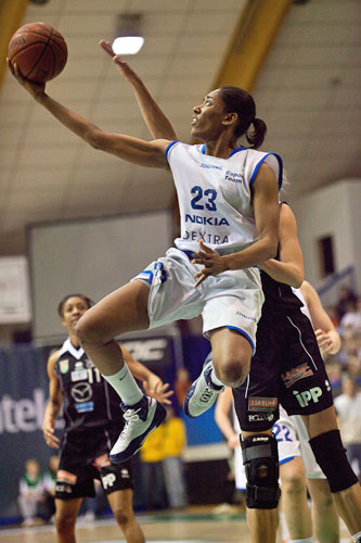 Espoo Team vahvistuu Whitney Allenilla