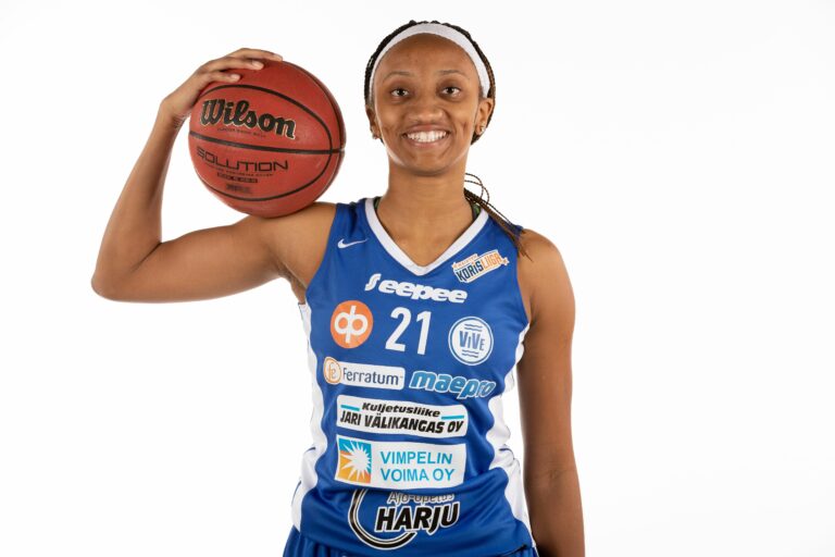 Amy Griffin palaa Vetoon