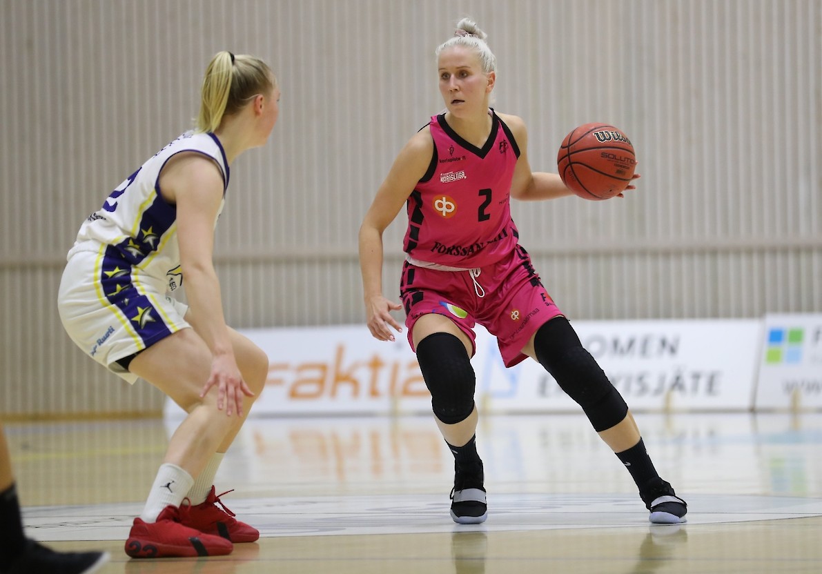 207 ottelua Naisten Korisliigassa pelannut Mäkitalo on juhlinut Suomen mestaruutta kolmesti. Kuva: Ville Vuorinen/Naisten Korisliiga