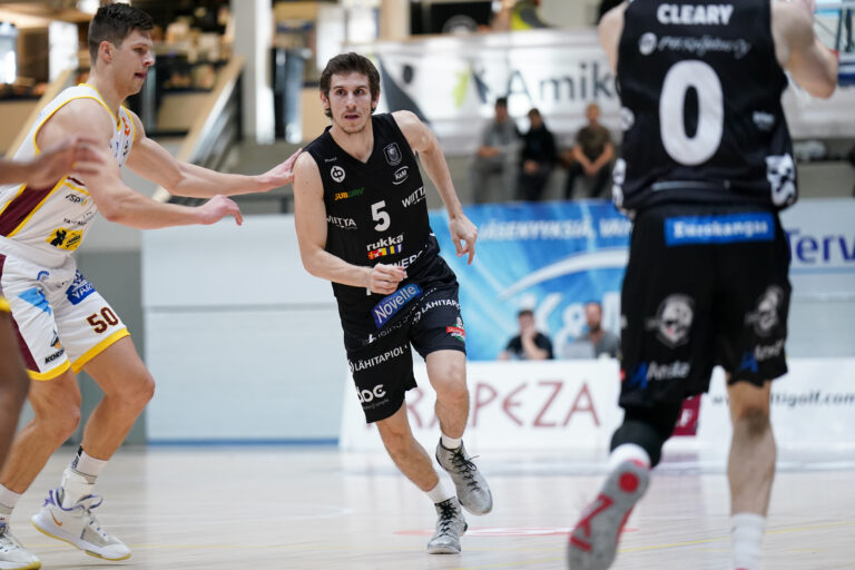 Bobby Planutis tuo heittovoimaa Korihaihin