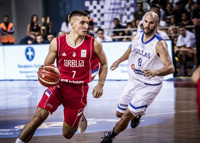 Susijengi Serbian kimppuun klo 22 Suomen aikaa