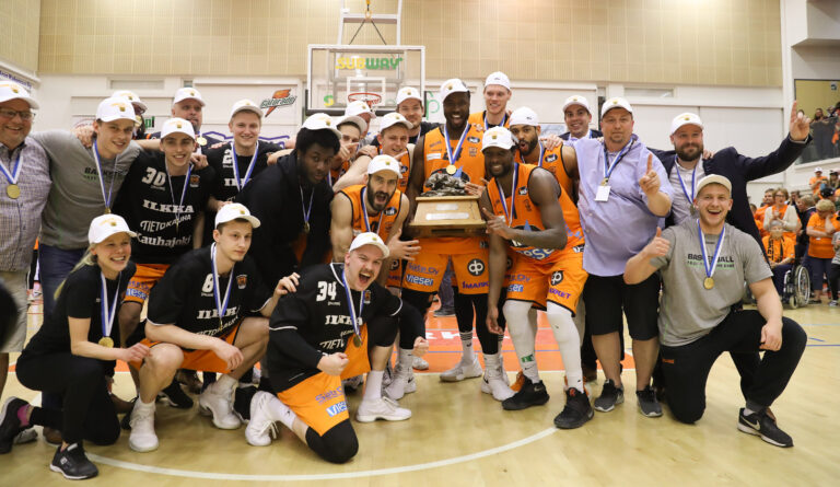 Karhu Basket Korisliigan mestaruuteen