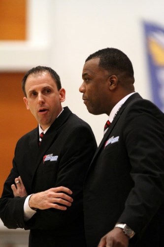 Damion Dantzler vahvistaa Ura Basketin valmennusta