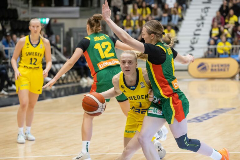 Klara Holm toimii Ruotsin palloskriinihyökkäyksen tirehtöörinä