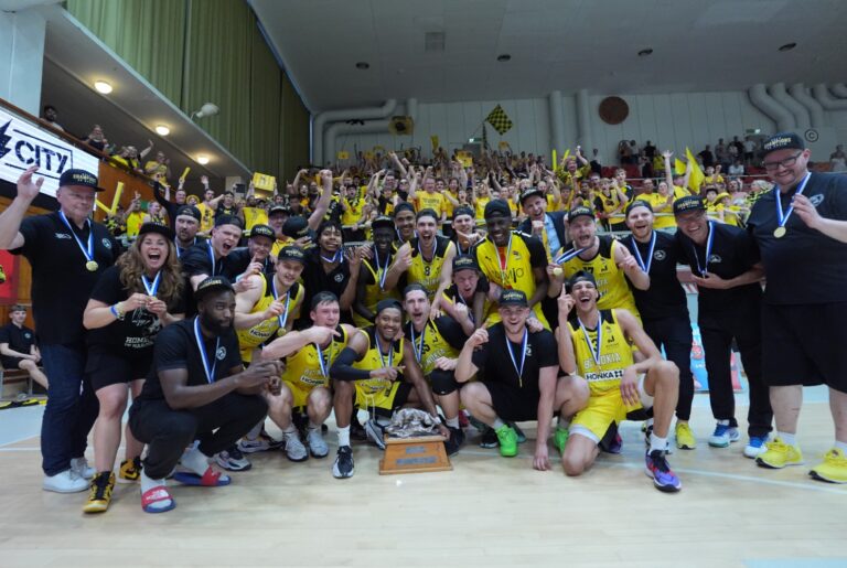 BC Nokia teki historiaa: seura saavutti ensimmäisen Korisliiga-mestaruutensa yhden pisteen trillerissä!