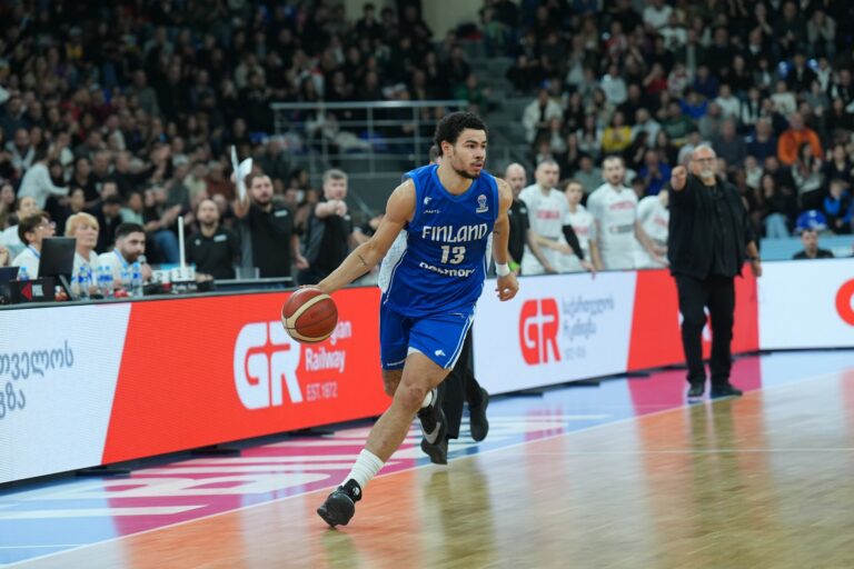 Nkamhoua tehomies Bundesliigan suomalaiskohtaamisessa