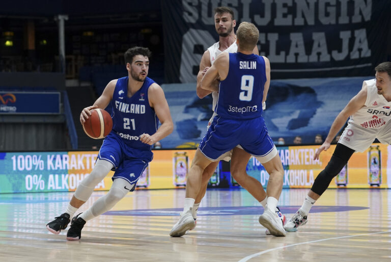 Susijengi kasvoi pelin sisällä, jäi hipan rooliin Serbiaa vastaan