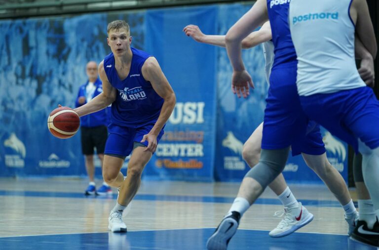Susijengi isännöi ensimmäistä maaotteluaan Lohjan Kisakalliossa
