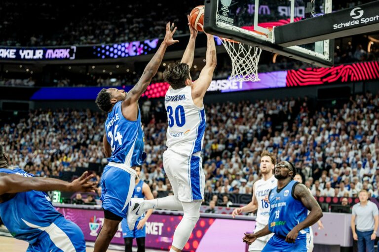 Susijengi MM-karsintaikkunaan neljäntoista miehen voimin, Joonas Iisalo debytoi valmennusjohdossa