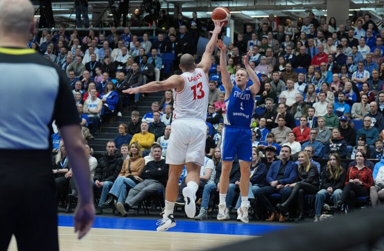 Salin tulessa kaaren takaa, Cluj-Napoca Eurocupin pudotuspeleihin