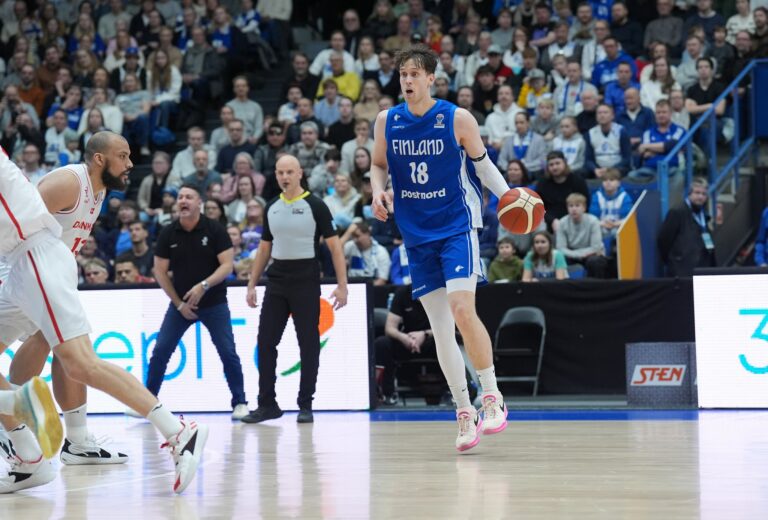 Fenerbahce kahteen voittoon Jantusen Paris Basketballista Euroliigan pudotuspeleissä