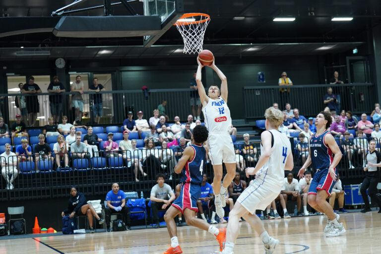 NCAA:ssa lopputurnaukset käynnissä – Vartiaisen Weber State putosi kyydistä