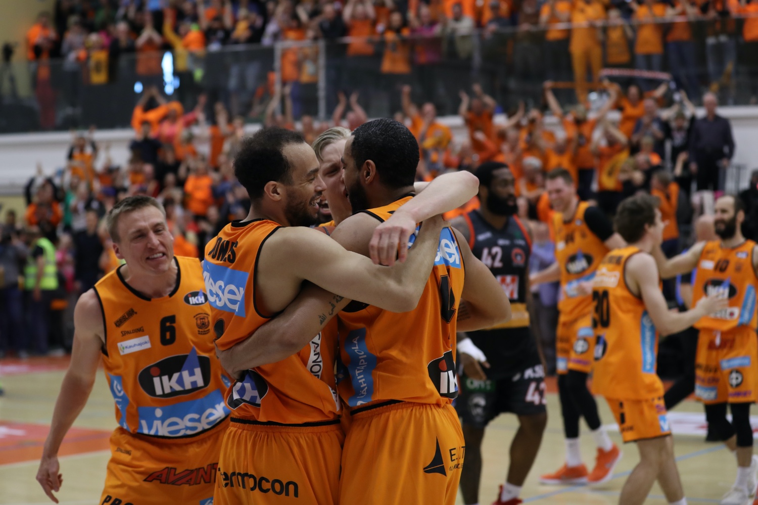 Kauhajoki villiintyi toisesta peräkkäisestä mestaruudesta. Kuva: Ville Vuorinen/Korisliiga