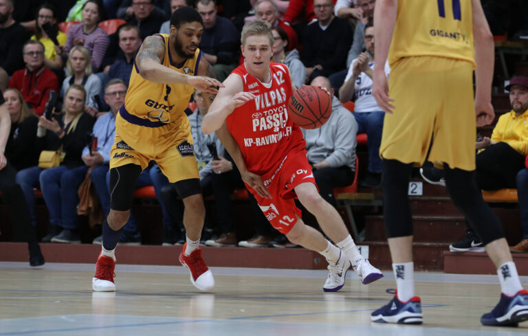 Vilpas suorin 4-0 voitoin finaaleihin