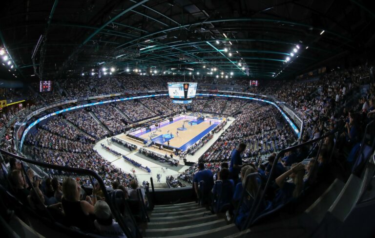 FIBA vahvisti tiedon: EM-kisat 2021 siirtyvät vuodella
