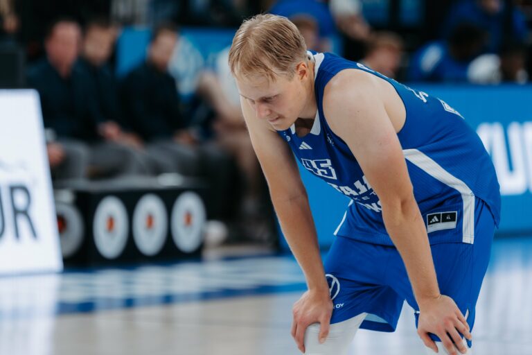 Alemmassa jatkosarjassa panokset kovenevat: Kataja otti tärkeän voiton playoff-tavoitteen kannalta, Kouvot puolestaan sarjassa pysymisen