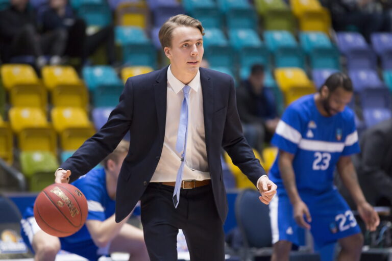Daniel Herbertin valmentama Skyliners lähtee hakemaan yllätystä Bundesliigan lopputurnauksesta
