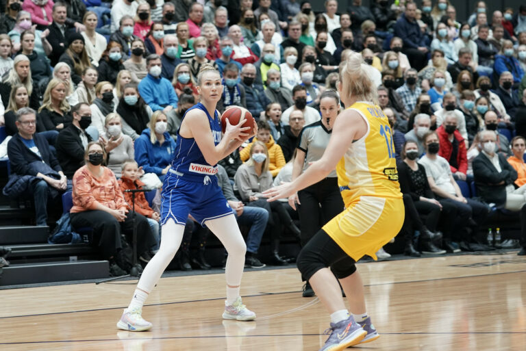 Annika Holopainen hurjana Ranskassa