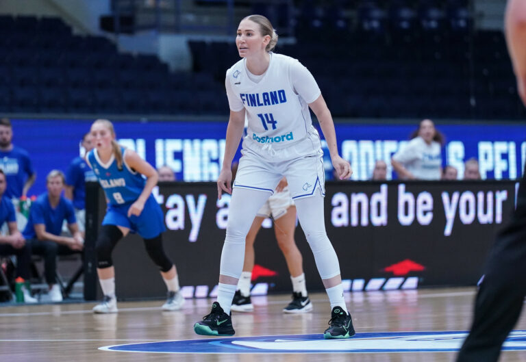Awak Kuier kuritti entistä seuraansa – Annika Holopainen pirteänä Espanjassa