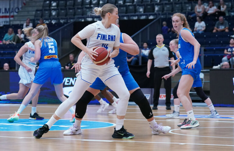 Annika Holopainen tehokkaana Espanjan liigan suomalaiskohtaamisessa – Saksassa saatiin pelit käyntiin