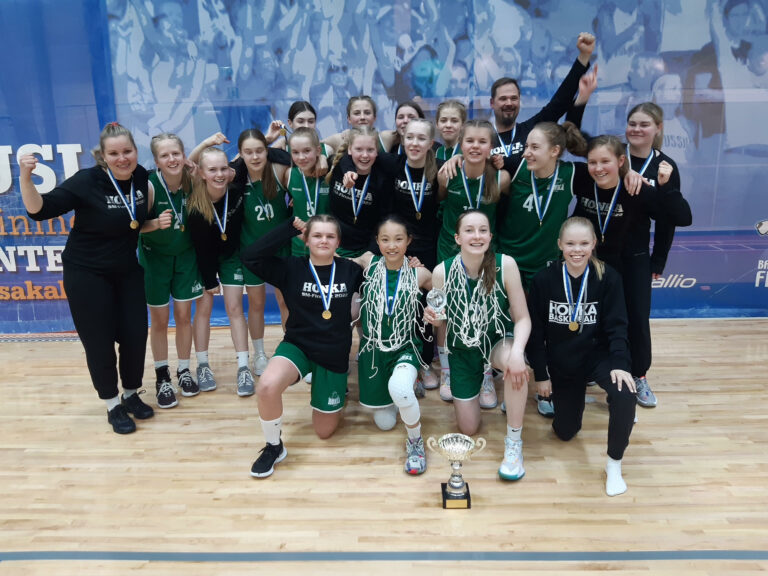 14-vuotiaiden Suomen mestaruudet tytöissä Honka Whitelle ja pojissa Pussihukille