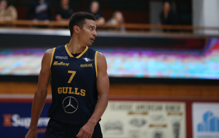 Korismaanantai: Susijengi-kapteeni, Seagullsin Shawn Huff toivoo olevansa merkitty mies Korisliigassa