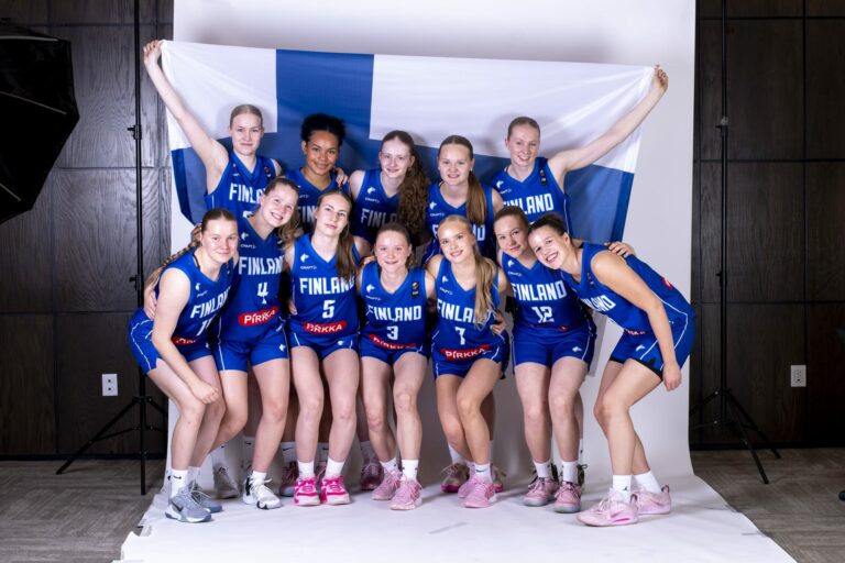 Suomen 17-vuotiaiden tyttöjen maajoukkue aloittaa MM-kisansa Meksikossa ensi yönä