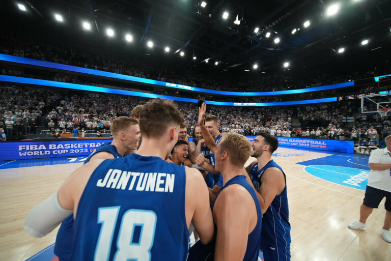 Ruotsi yllätysvoittoon Israelissa – Susijengi MM-kisoihin yhdeksän vuoden tauon jälkeen!